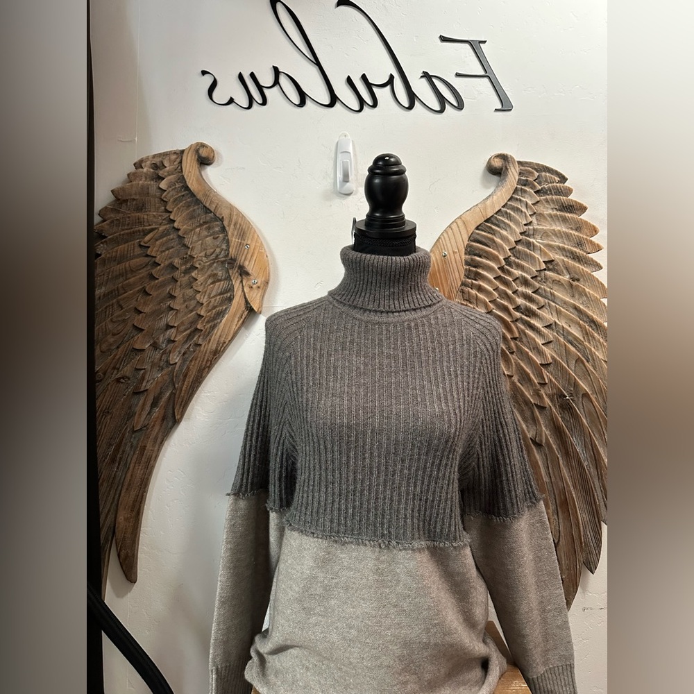 NWT Charlie Paige sweater